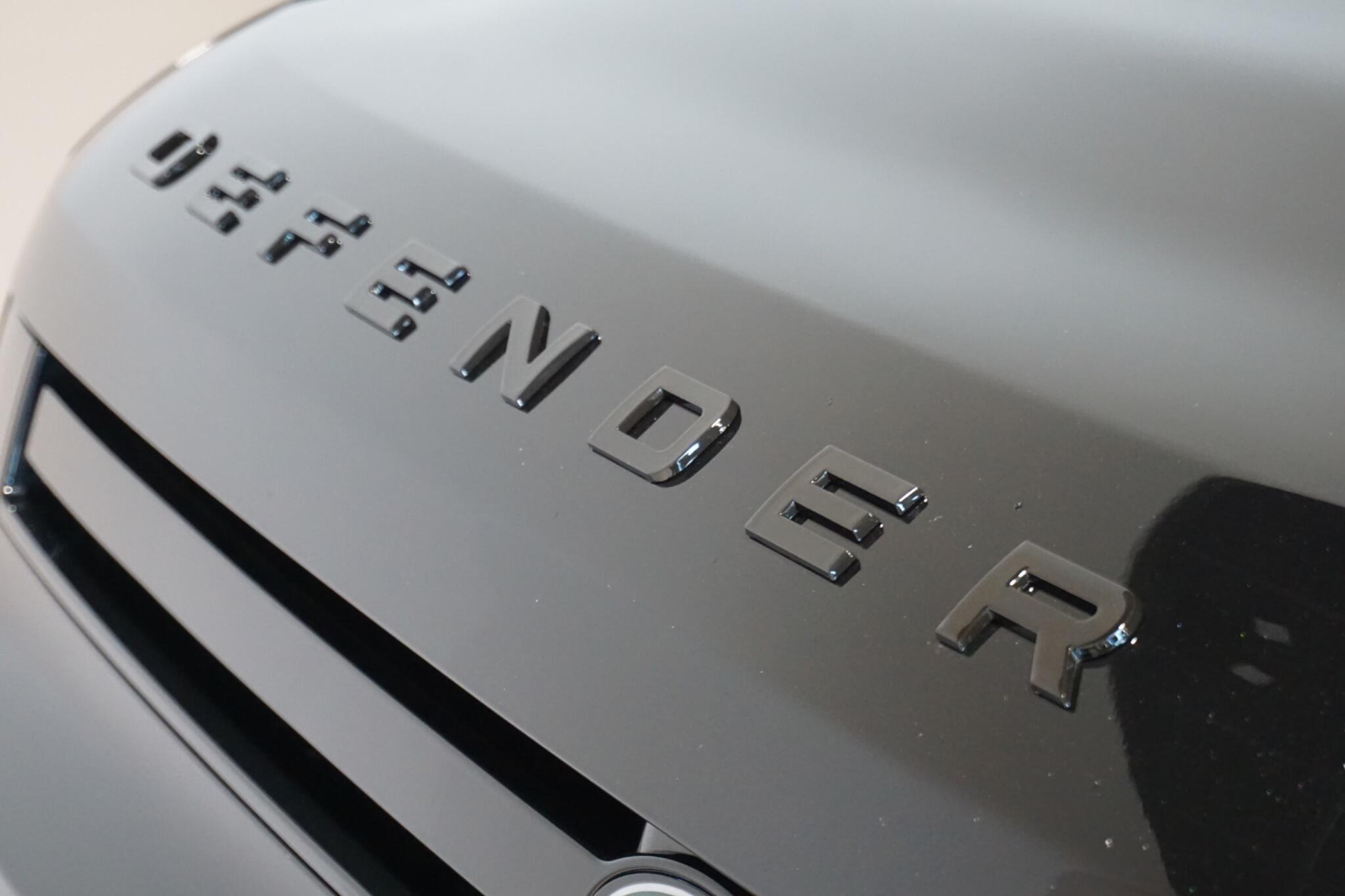 Land Rover Defender 90 3.0 D250 MHEV Hard Top SUV 3dr Diesel Auto 4WD SWB Euro 6 (s/s) (250 ps)